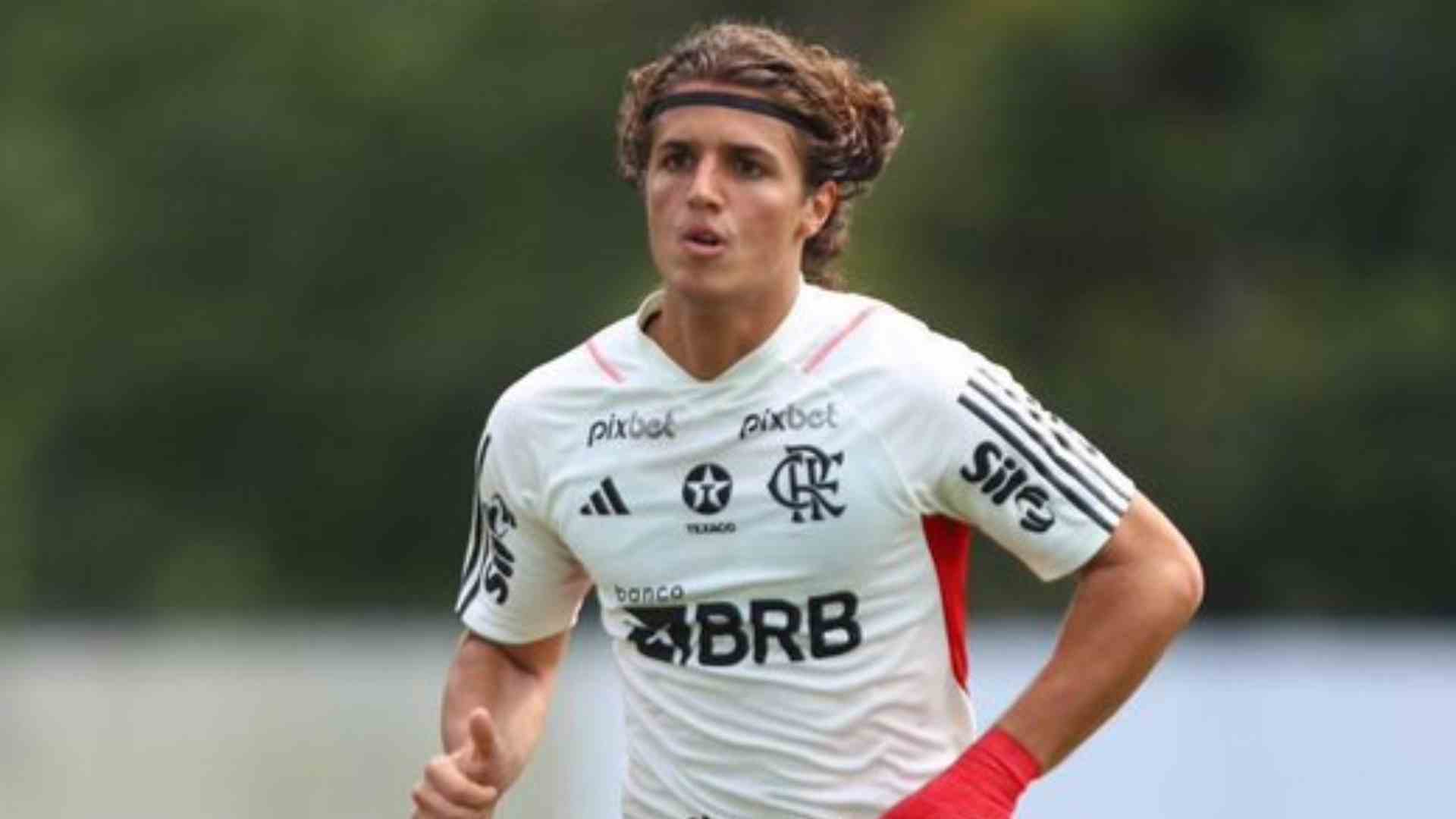 O JOVEM PROMISSOR QUE FICOU DE FORA DO JOGO CONTRA O NOVA IGUAÇU, FLAMENGO ENTRA EM CAMPO AMANHÃ PELO CARIOCA